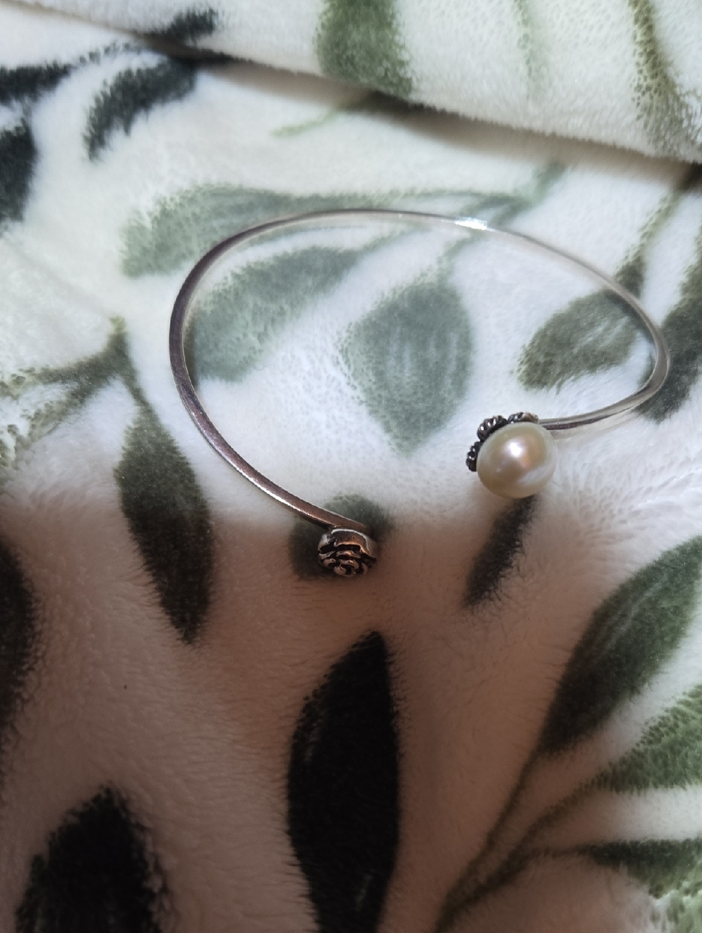 Elegant Pearl Accent Silver Bracelet - White Pearl